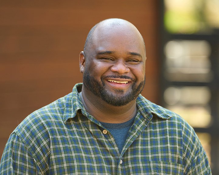 Wounded warrior Chris Gordon smiling.