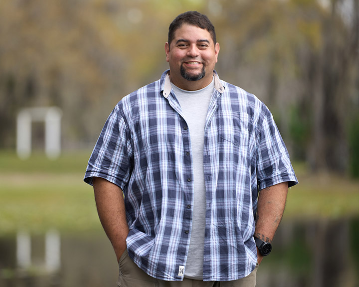 Wounded warrior Tim Aponte smiling.